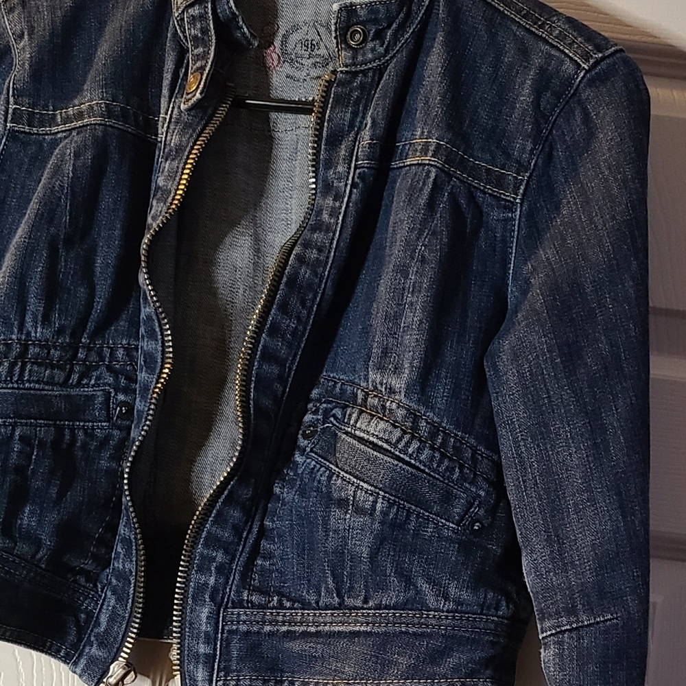 Jean jacket - Picture 2 of 3